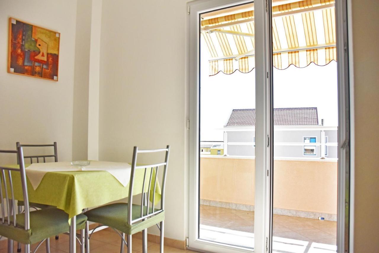 Apartments Stone Tučepi Екстериор снимка