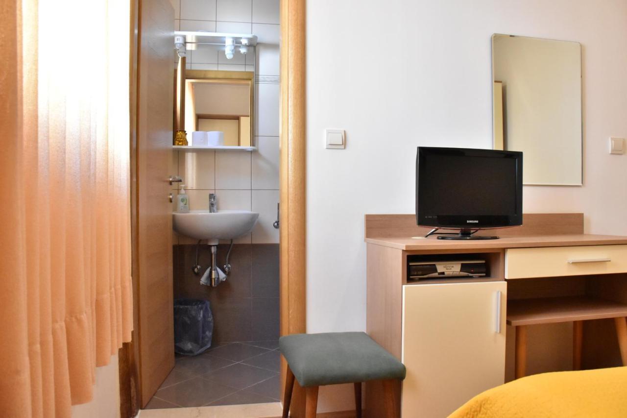 Apartments Stone Tučepi Екстериор снимка