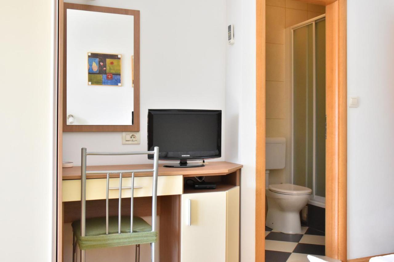 Apartments Stone Tučepi Екстериор снимка