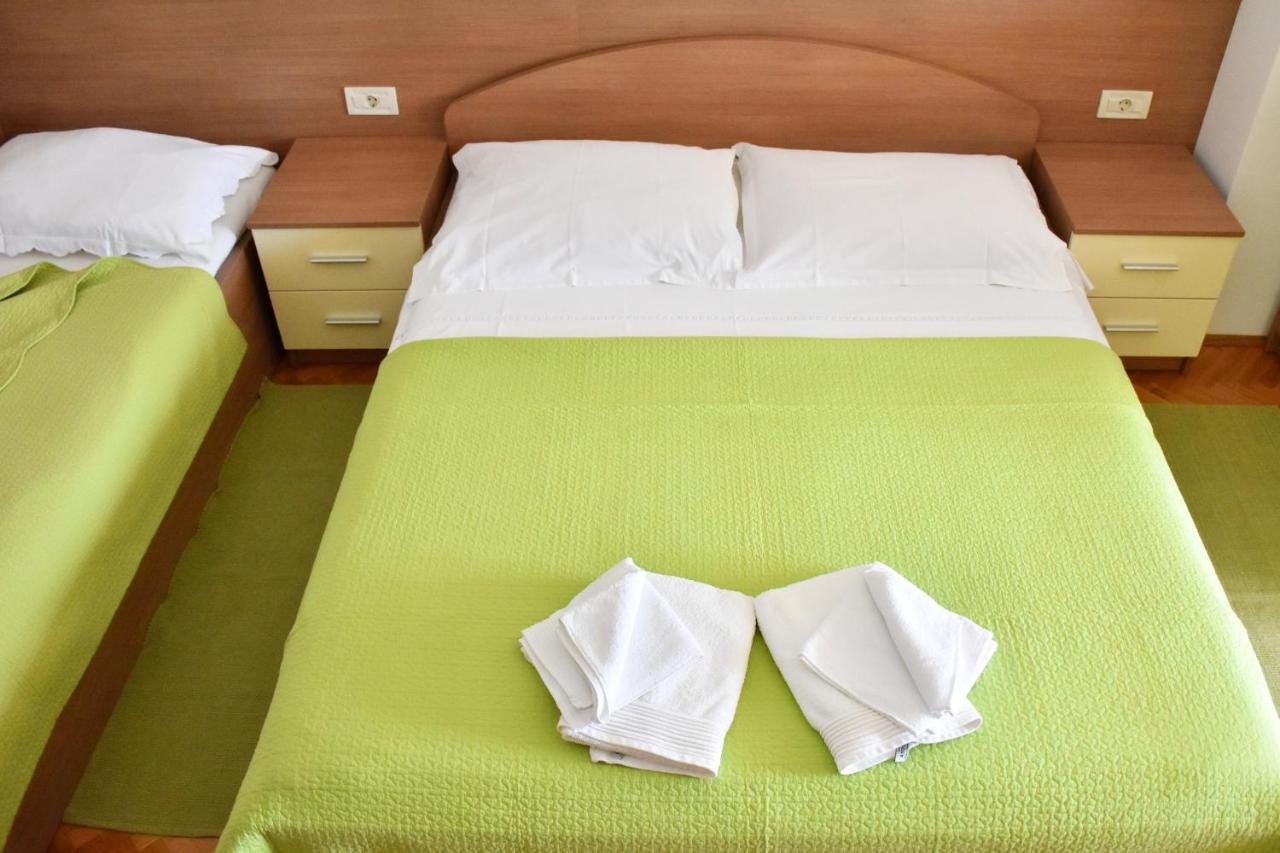 Apartments Stone Tučepi Екстериор снимка