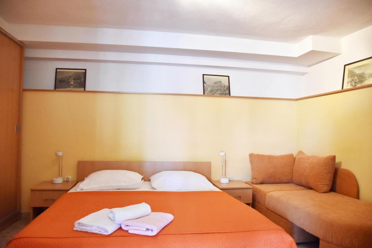 Apartments Stone Tučepi Екстериор снимка