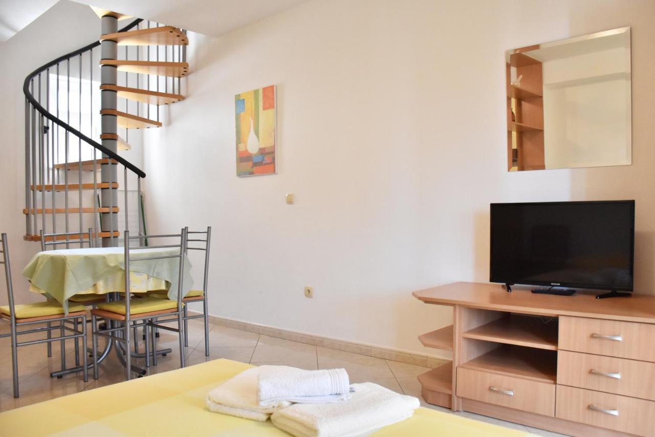 Apartments Stone Tučepi Екстериор снимка