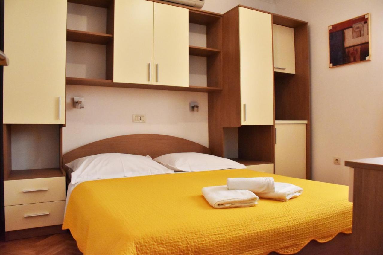 Apartments Stone Tučepi Екстериор снимка