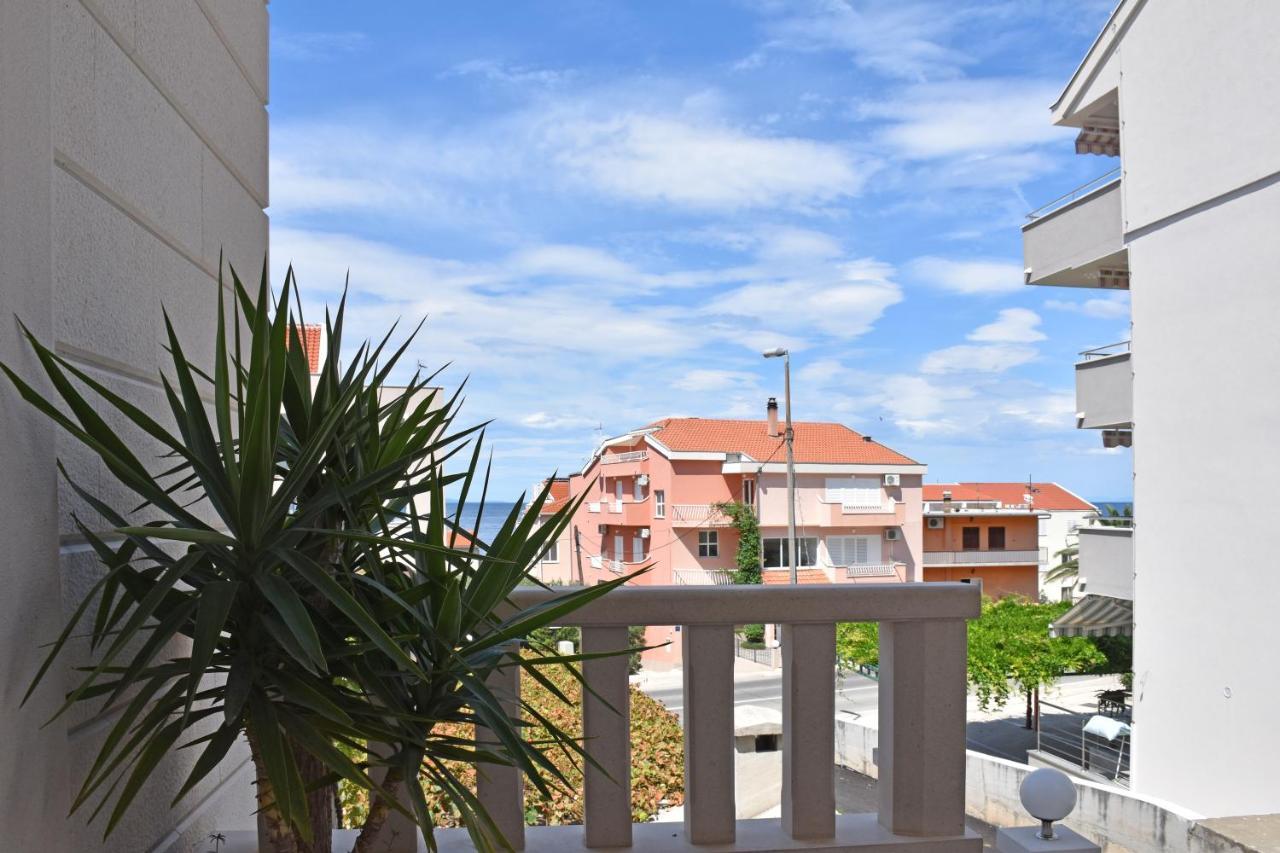 Apartments Stone Tučepi Екстериор снимка